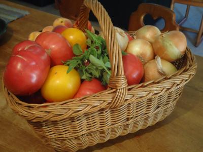 Roast Tomato Sauce - tomatoes, basil, onions in a basket